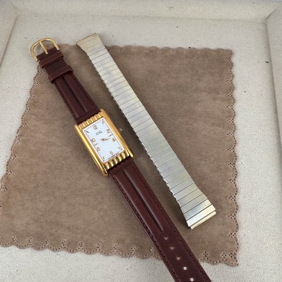 Vintage Movado Esquire Sculptured Tank with Curvature Case White Enamel Dial - Picture 12 of 12